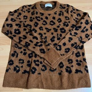 Old Navy Leopard Print Sweater Size Med